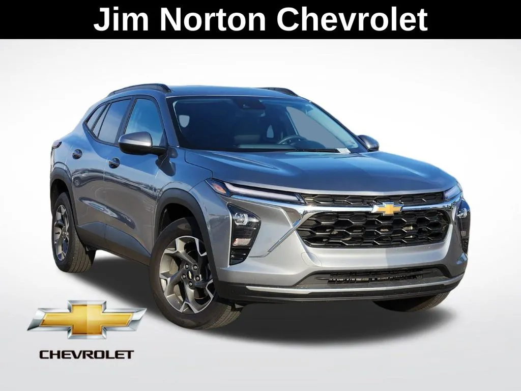 Gray 2024 Chevrolet Trax LT for sale in Broken Arrow, OK