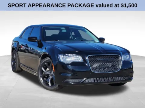 Black 2022 Chrysler 300 Touring for sale in Broken Arrow, OK