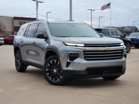 Gray 2026 Chevrolet Traverse LT for sale in Broken Arrow, OK