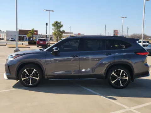 More photos of 2022 Toyota Highlander XSE at Jim Norton Chevrolet, OK