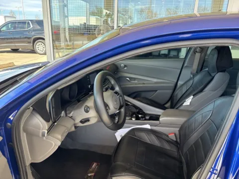 More photos of 2022 Hyundai Elantra Hybrid Blue at Jim Norton Chevrolet, OK