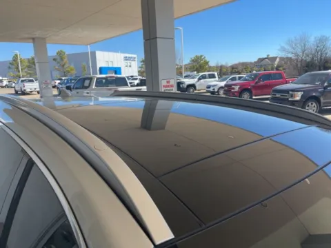 More photos of 2022 Hyundai Santa Fe Hybrid Limited at Jim Norton Chevrolet, OK