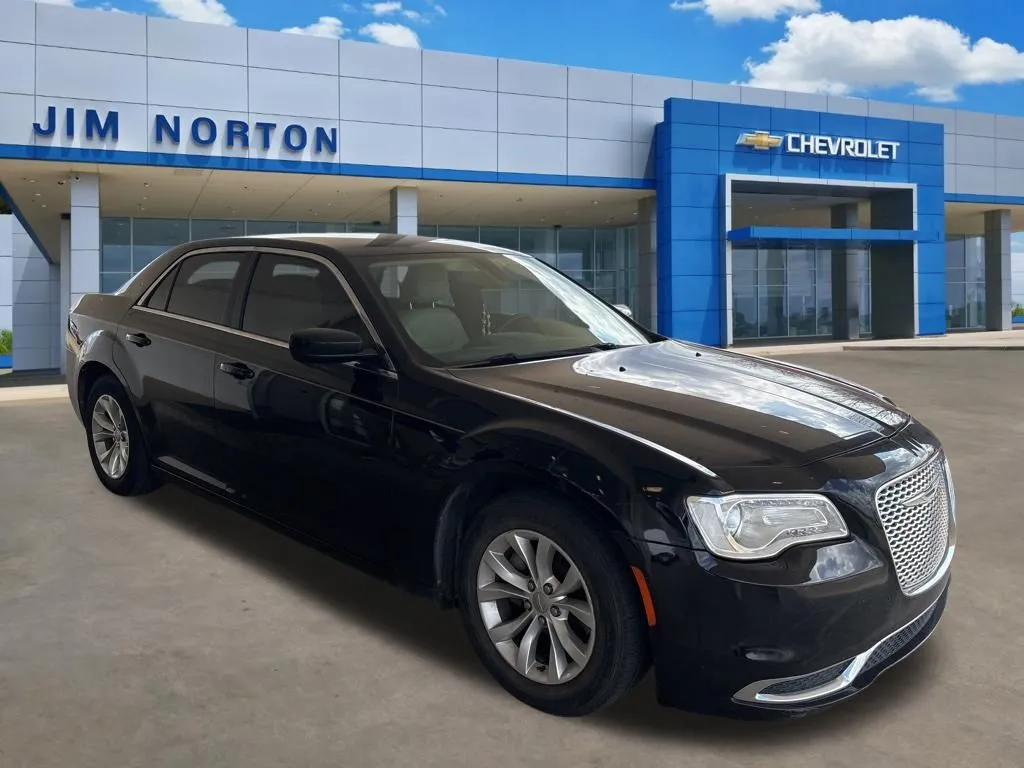 Black 2015 Chrysler 300 Limited for sale in Broken Arrow, OK