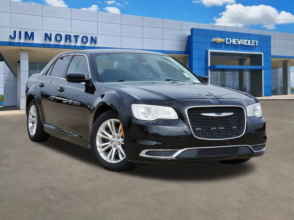 Black 2016 Chrysler 300 Limited for sale in Broken Arrow, OK