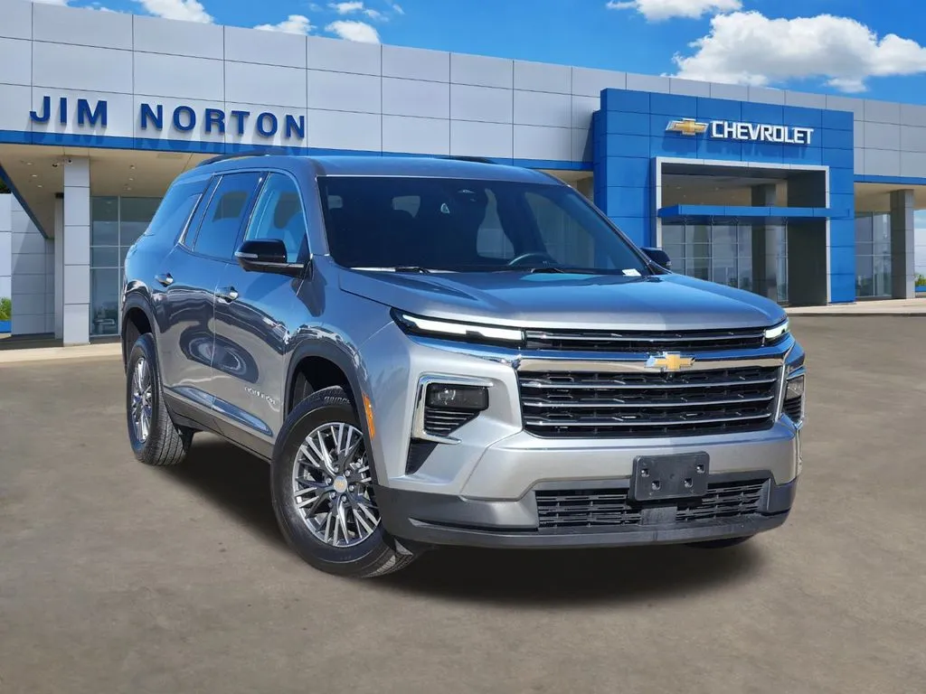 Gray 2024 Chevrolet Traverse LT for sale in Broken Arrow, OK