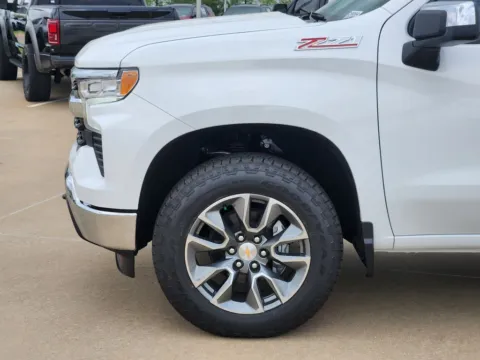 More photos of 2026 Chevrolet Silverado 1500 LT at Jim Norton Chevrolet, OK