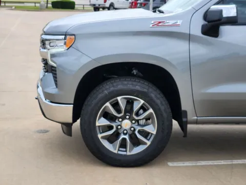 More photos of 2026 Chevrolet Silverado 1500 LT at Jim Norton Chevrolet, OK