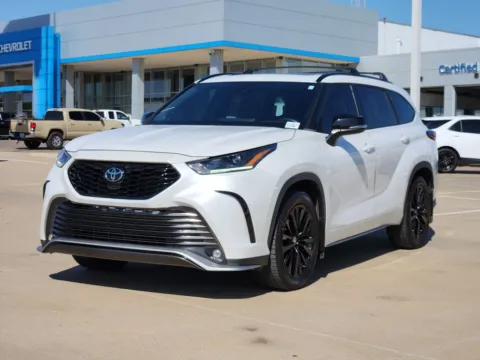 Another view of 2023 Toyota Highlander XSE for sale in Broken Arrow, OK at Jim Norton Chevrolet
