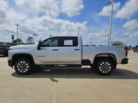 More photos of 2022 Chevrolet Silverado 2500HD Custom at Jim Norton Chevrolet, OK