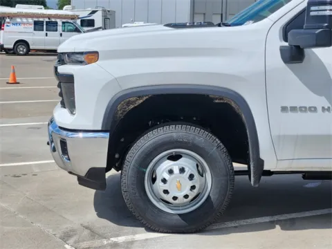 More photos of 2025 Chevrolet Silverado 3500HD Work Truck at Jim Norton Chevrolet, OK