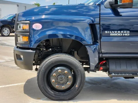 More photos of 2023 Chevrolet Silverado 6500HD at Jim Norton Chevrolet, OK