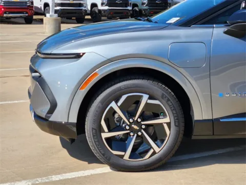 More photos of 2025 Chevrolet Equinox EV LT at Jim Norton Chevrolet, OK