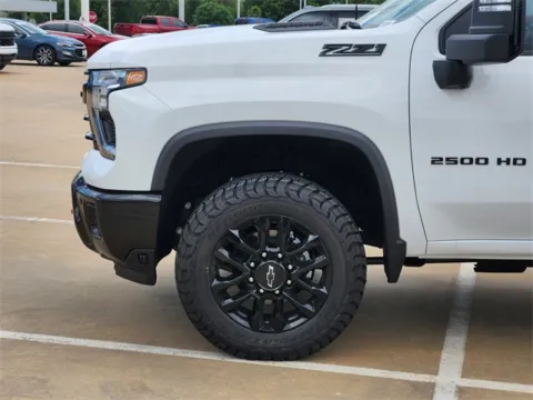 More photos of 2025 Chevrolet Silverado 2500HD LT at Jim Norton Chevrolet, OK