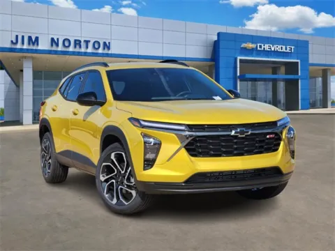 Yellow 2025 Chevrolet Trax 2RS for sale in Broken Arrow, OK