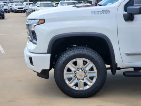 More photos of 2025 Chevrolet Silverado 3500HD High Country at Jim Norton Chevrolet, OK