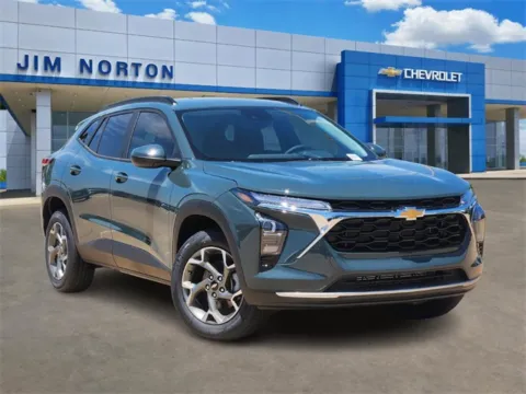 Gray 2025 Chevrolet Trax LT for sale in Broken Arrow, OK
