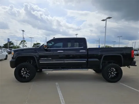 More photos of 2016 GMC Sierra 2500HD Denali at Jim Norton Chevrolet, OK