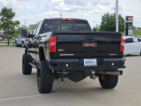 More photos of 2016 GMC Sierra 2500HD Denali at Jim Norton Chevrolet, OK