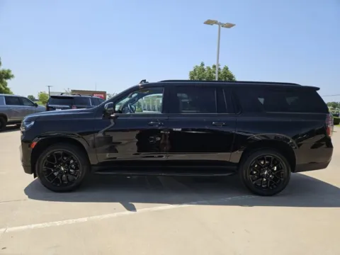 More photos of 2022 Chevrolet Suburban RST at Jim Norton Chevrolet, OK