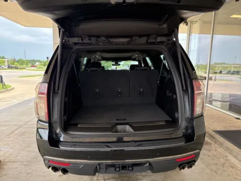 More photos of 2022 Chevrolet Suburban RST at Jim Norton Chevrolet, OK
