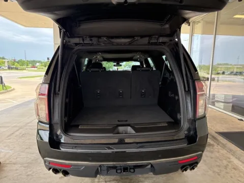 More photos of 2022 Chevrolet Suburban RST at Jim Norton Chevrolet, OK