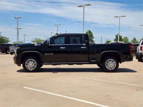 More photos of 2022 Chevrolet Silverado 2500HD High Country at Jim Norton Chevrolet, OK
