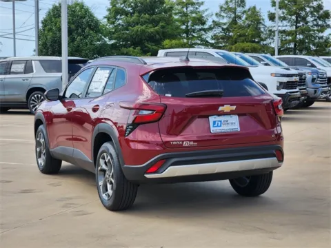 More photos of 2025 Chevrolet Trax LT at Jim Norton Chevrolet, OK