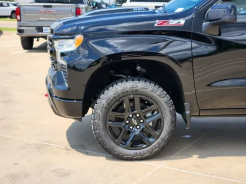 More photos of 2025 Chevrolet Silverado 1500 LT Trail Boss at Jim Norton Chevrolet, OK