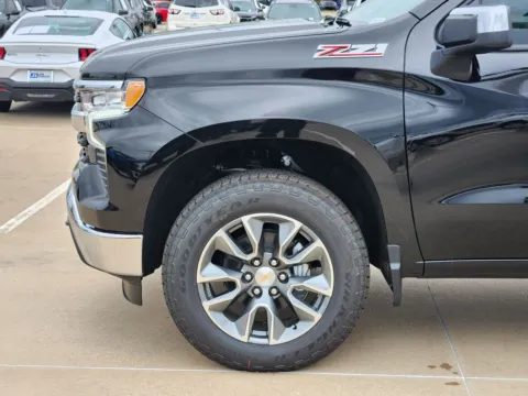 More photos of 2026 Chevrolet Silverado 1500 LT at Jim Norton Chevrolet, OK