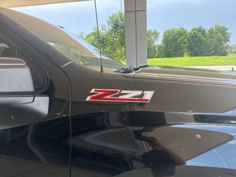 Another view of 2019 Chevrolet Silverado 1500 LT Trail Boss for sale in Broken Arrow, OK at Jim Norton Chevrolet
