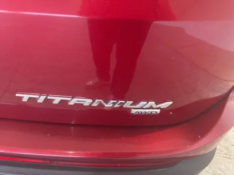 More photos of 2017 Ford Edge Titanium at Jim Norton Chevrolet, OK