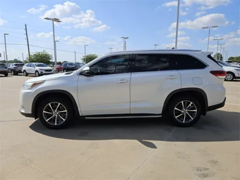 More photos of 2017 Toyota Highlander XLE at Jim Norton Chevrolet, OK
