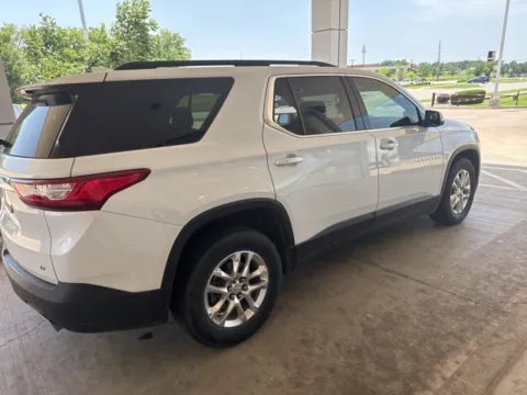 More photos of 2021 Chevrolet Traverse LT Leather at Jim Norton Chevrolet, OK