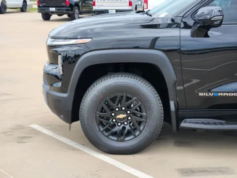 More photos of 2026 Chevrolet Silverado EV LT at Jim Norton Chevrolet, OK