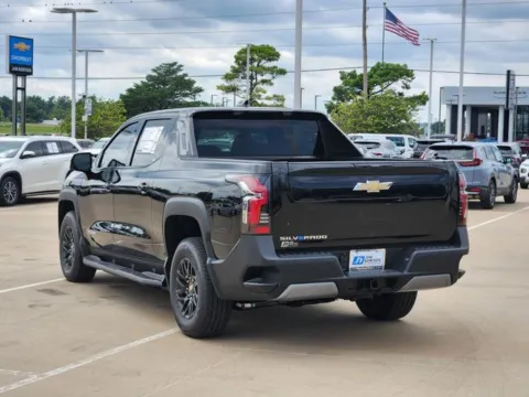 More photos of 2026 Chevrolet Silverado EV LT at Jim Norton Chevrolet, OK