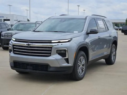 Photos of 2026 Chevrolet Traverse LT for sale in Broken Arrow, OK at Jim Norton Chevrolet