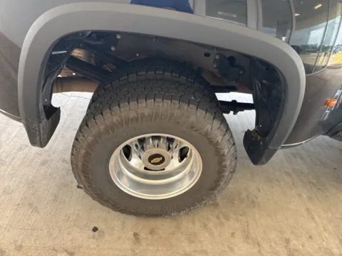 More photos of 2020 Chevrolet Silverado 3500HD High Country at Jim Norton Chevrolet, OK
