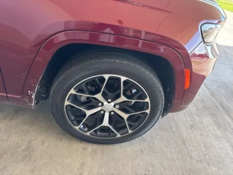 More photos of 2023 Jeep Grand Cherokee Summit Reserve 4xe at Jim Norton Chevrolet, OK