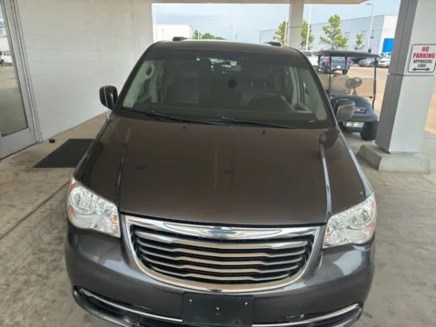 More photos of 2015 Chrysler Town & Country Touring at Jim Norton Chevrolet, OK
