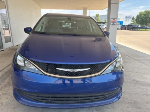 Photos of 2019 Chrysler Pacifica LX for sale in Broken Arrow, OK at Jim Norton Chevrolet