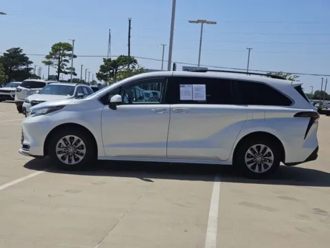 More photos of 2024 Toyota Sienna XLE at Jim Norton Chevrolet, OK