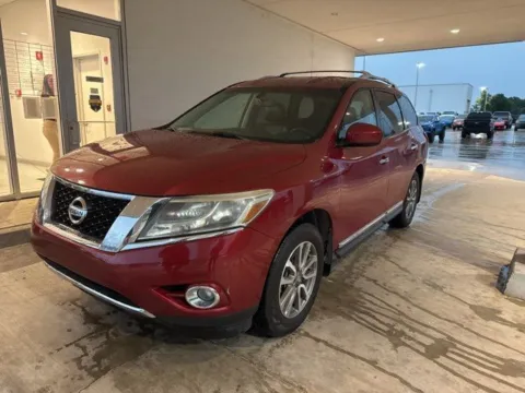 Red 2013 Nissan Pathfinder SL for sale in Broken Arrow, OK