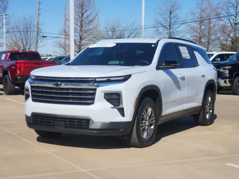 Photos of 2026 Chevrolet Traverse LT for sale in Broken Arrow, OK at Jim Norton Chevrolet