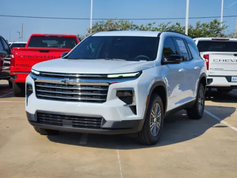 Photos of 2026 Chevrolet Traverse LT for sale in Broken Arrow, OK at Jim Norton Chevrolet