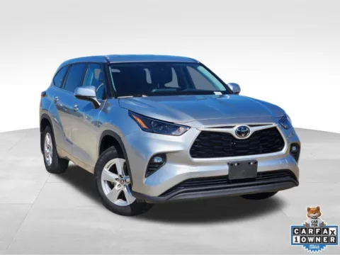 Silver 2024 Toyota Highlander LE for sale in Broken Arrow, OK