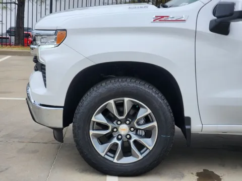 More photos of 2026 Chevrolet Silverado 1500 LT at Jim Norton Chevrolet, OK