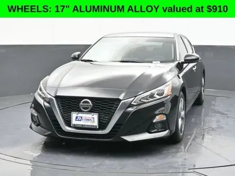 Photos of 2022 Nissan Altima 2.5 SL for sale in Tulsa, OK at Jim Norton T-Town Chevrolet