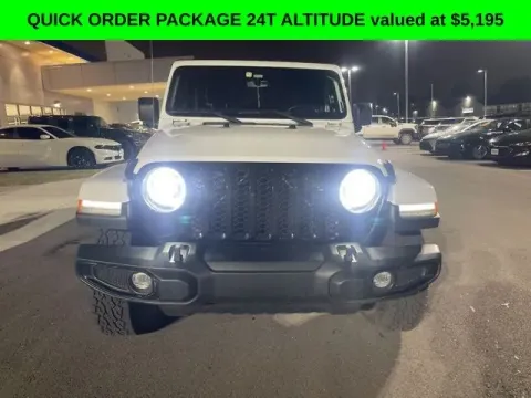 Photos of 2022 Jeep Gladiator Altitude for sale in Tulsa, OK at Jim Norton T-Town Chevrolet