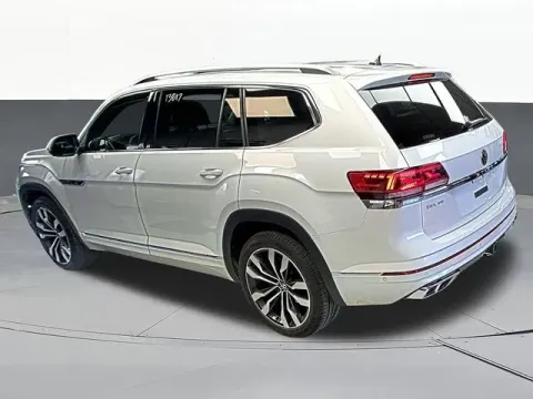 More photos of 2023 Volkswagen Atlas 3.6L V6 SEL Premium R-Line at Jim Norton T-Town Chevrolet, OK