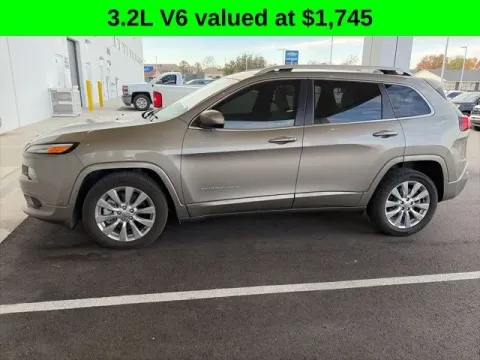 More photos of 2017 Jeep Cherokee Overland at Jim Norton T-Town Chevrolet, OK